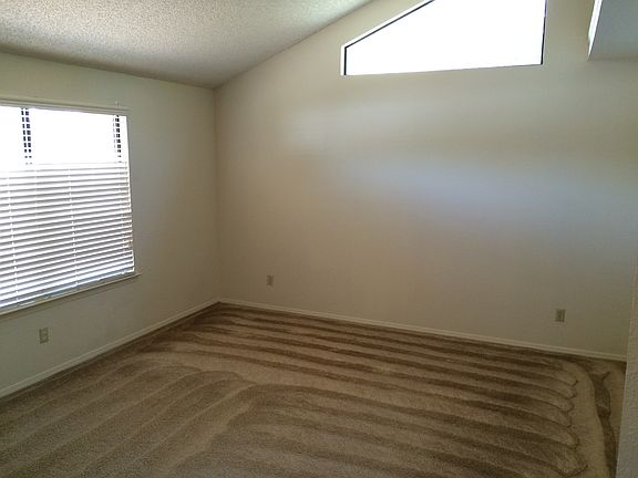 2nd image of 6407 N Cornelia Ave