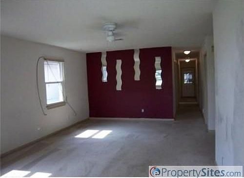3rd image of 340 Woodview Ave