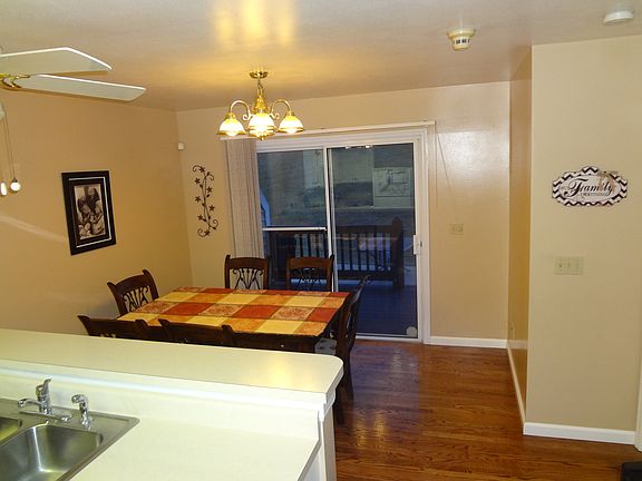 Kitchen Dining Area