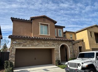875 N Terra Cotta Dr, Fresno, CA