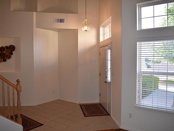 3rd image of 7408 Hawthorn Ave NE
