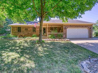 7411 Castle Hills Dr, Newburgh, IN 47630