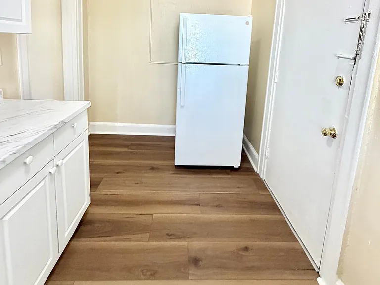 206 Sherman Ave #BB1 — Photo 3