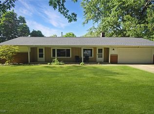 6211 Lewis St, Madison, OH 44057