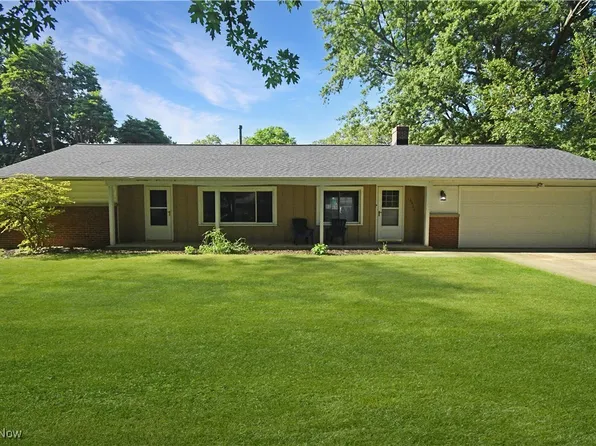 6211 Lewis St, Madison, OH 44057