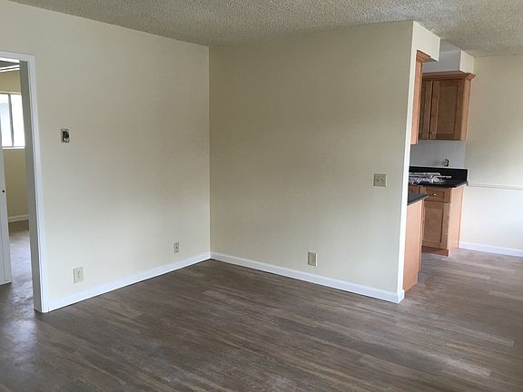 4th image of 207 S Marguerita Ave