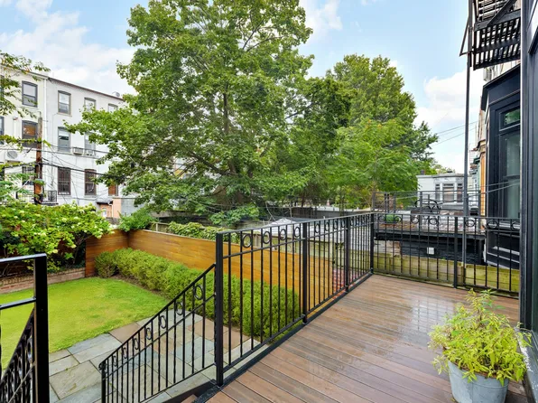 577 Jefferson Avenue image 7 of 15