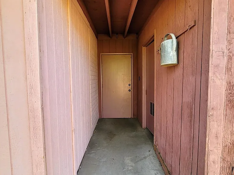 8245 N 31st Ave — Photo 13