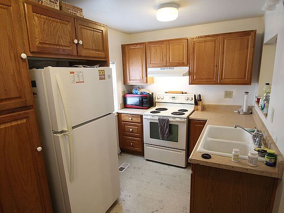 2nd image of 319 N Huntington St
