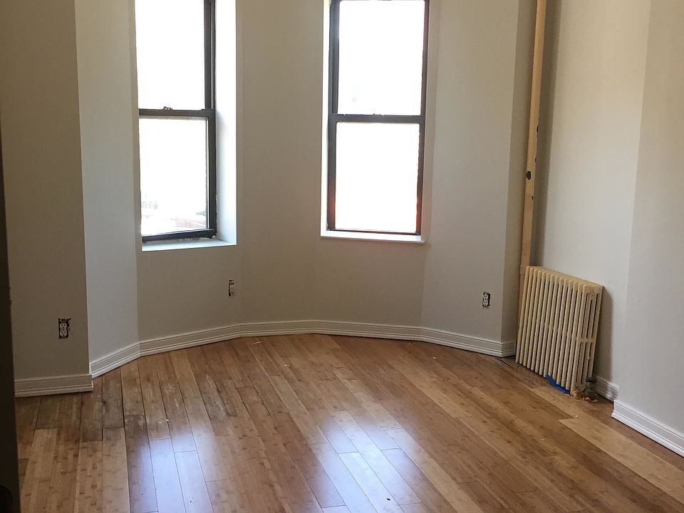 1st image of 284 14th St APT 1