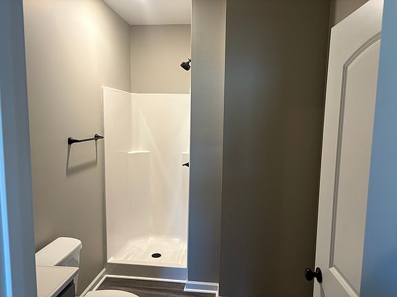5th image of 232 Calumet Dr #9