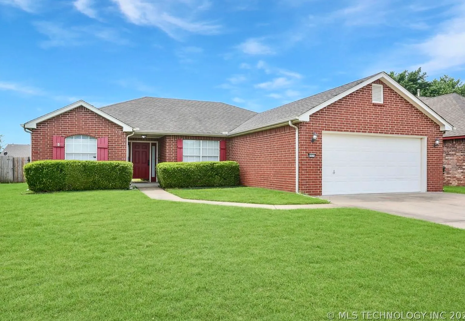 3 bed, 1637 sqft, $1,750 — Photo 1