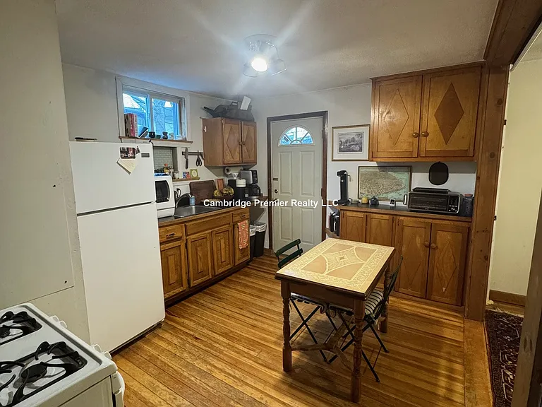 293 Columbia St #1 — Photo 5