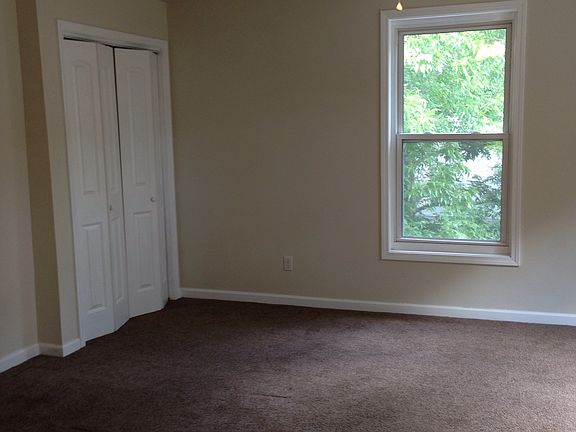 3rd image of 420 Lamont St APT 3