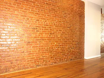 Rented by Rennit Inc.