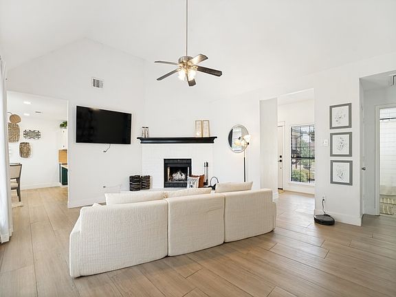 4th image of 8421 Liberty Ln