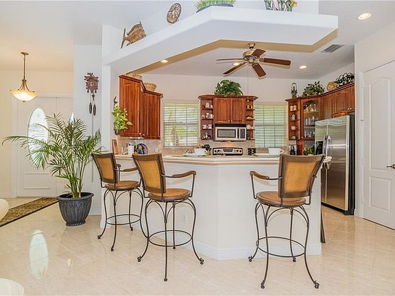 5th image of 2310 SE Rock Springs Dr
