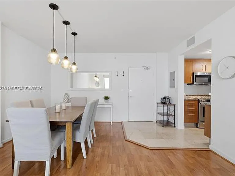 10275 Collins Avenue Cu #718 — Photo 11