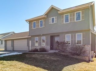 1255 Carolyn Blvd, Mayville, WI 53050