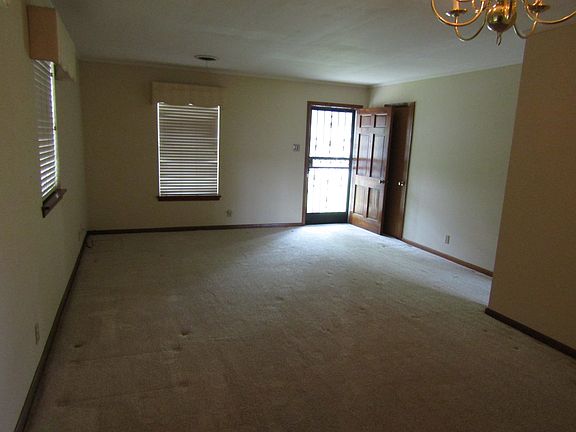 4th image of 1017 Ward Ln