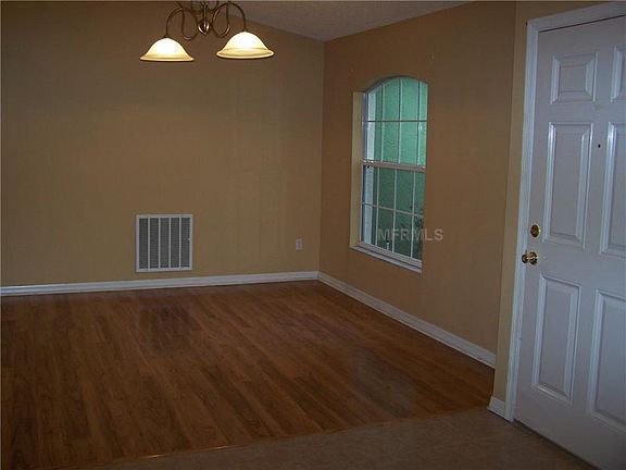 4th image of 431 Deanna Cir