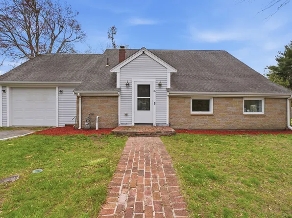 16 Beverly St, Dartmouth, MA 02747