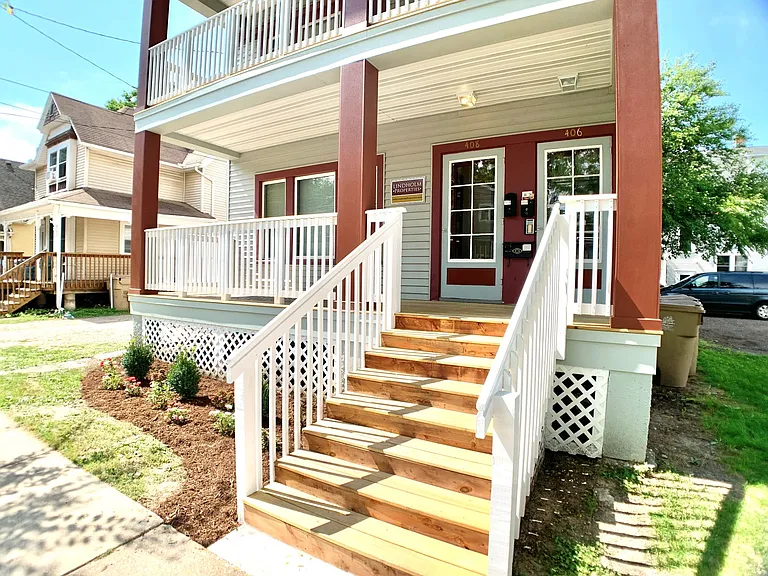 408 S Mills St — Photo 5