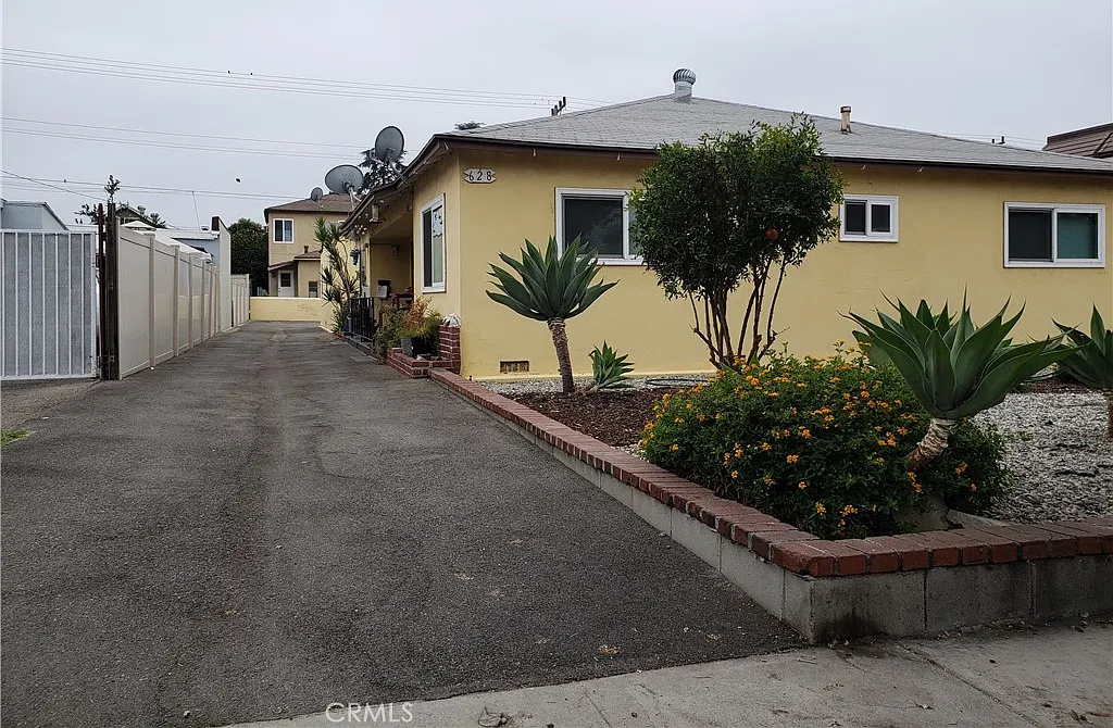 2 bed, 900 sqft, $2,750 — Photo 1