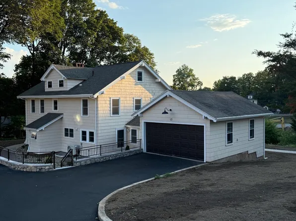 13 Westland Ter, Haverhill, MA 01830