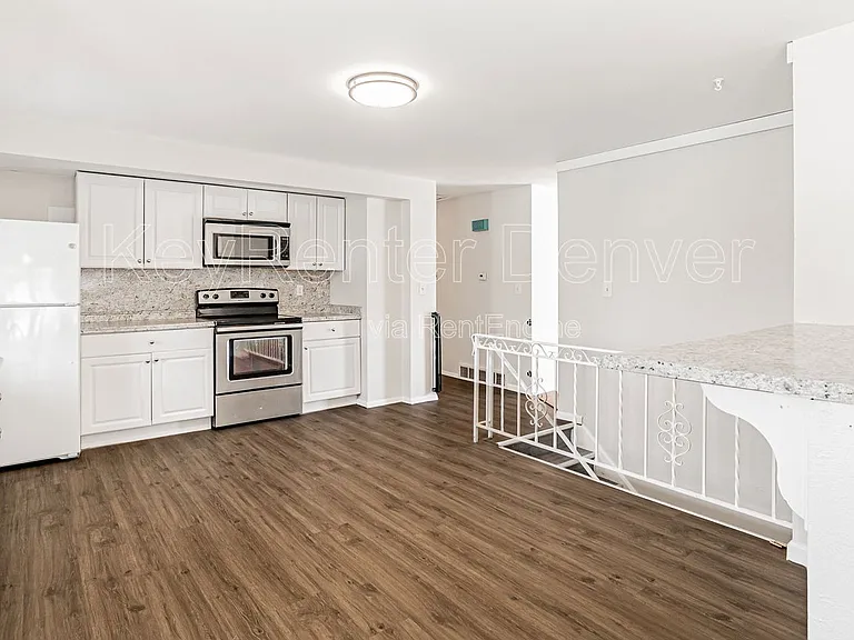 5265 W Ontario Ave — Photo 6