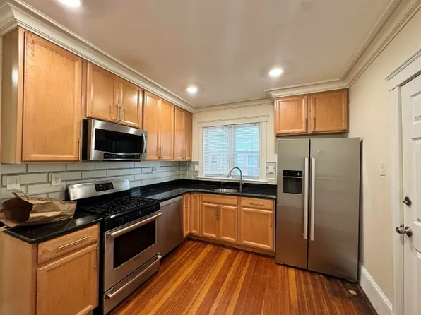 65 Conwell Ave #2, Somerville, MA 02144