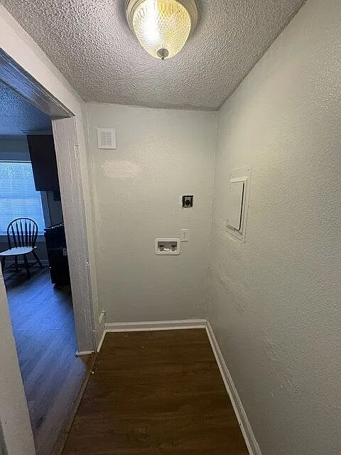 3 bed, 2.0 bath, 1103 sqft, $1,195 — Photo 4