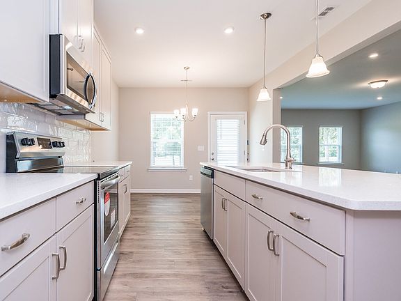 The Kingswood - Kitchen and Breakfast Area