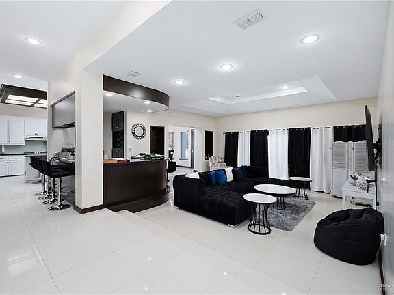 5th image of 914 Rio Grande Dr