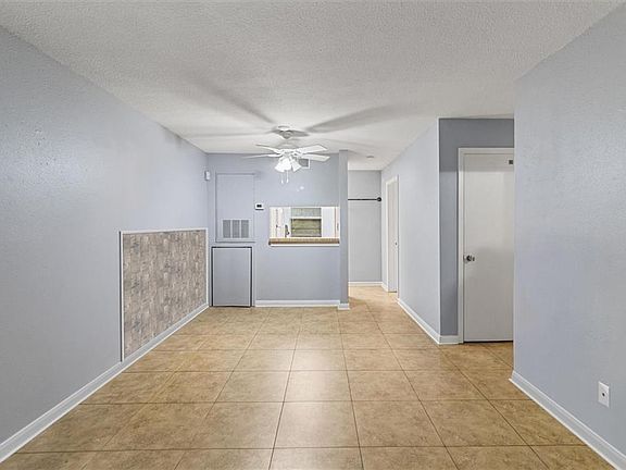 4th image of 2301 Edenborn Ave APT 401