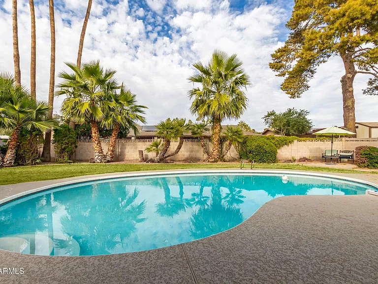 4428 W Laurie Ln — Photo 27