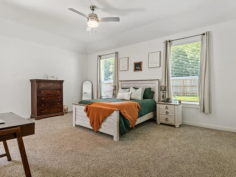 560 Newcomb Hollow Dr — Photo 23