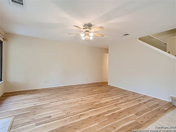 5th image of 15415 WALNUT CREEK DR