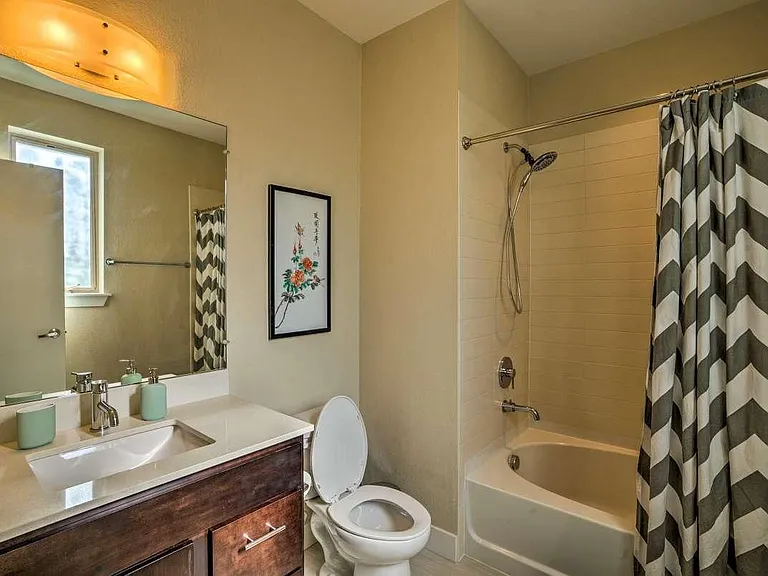 2154 Decatur St — Photo 15
