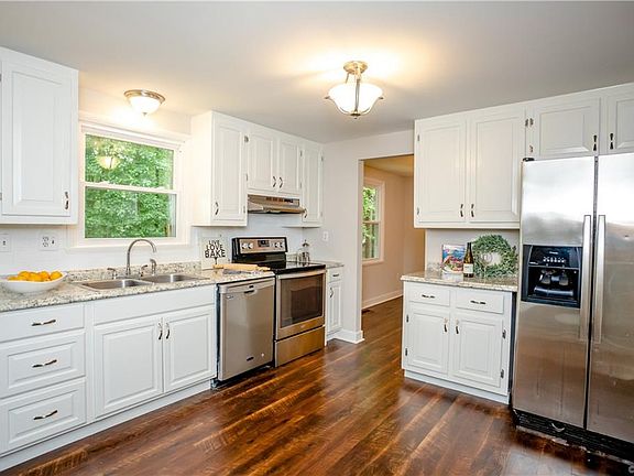 2nd image of 103 Carbe Ct