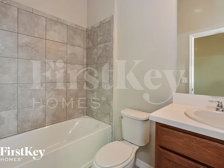 824 Grand Hilltop Dr — Photo 14