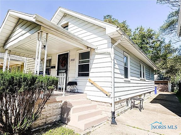2nd image of 2032 Berkshire Pl