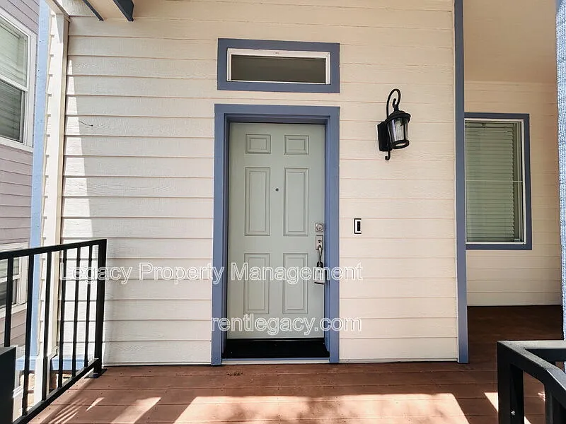 3 bed, 2.5 bath, 1725 sqft, $3,550 — Photo 4