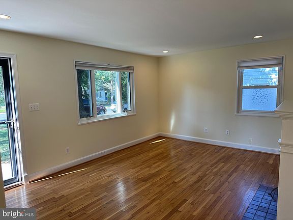 2nd image of 4211 Brookfield Dr