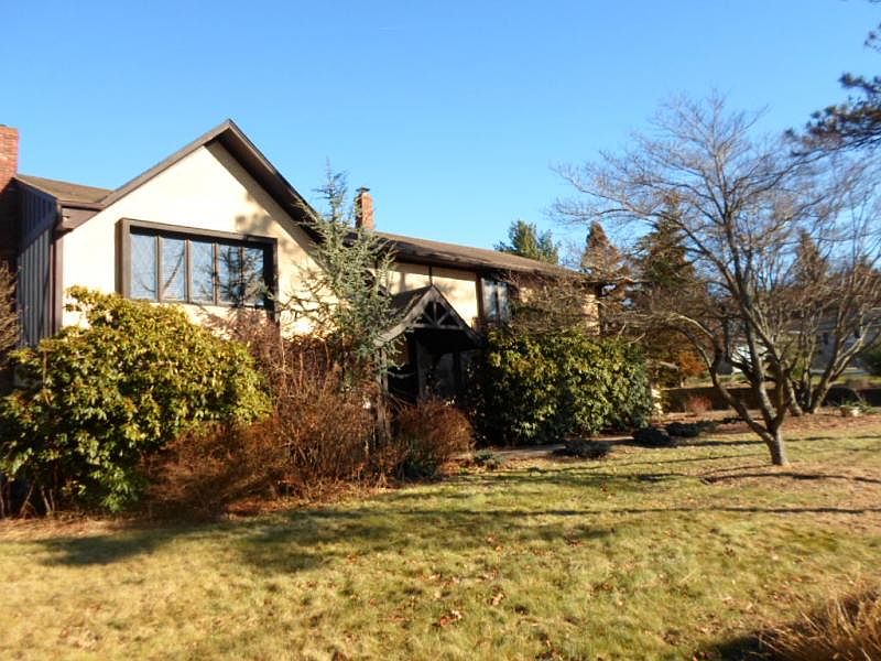 2nd image of 154 Mountain Rd