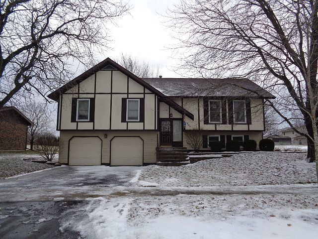 1st image of 804 Cottonwood Dr