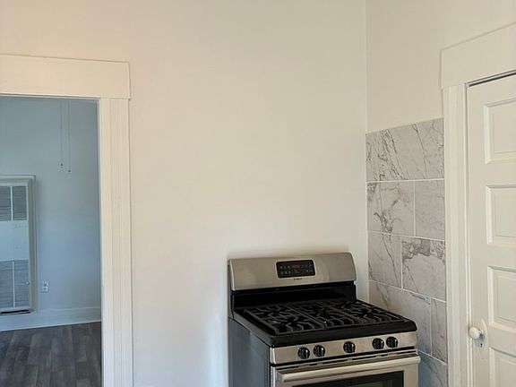 3rd image of 3987 Locust St #3987