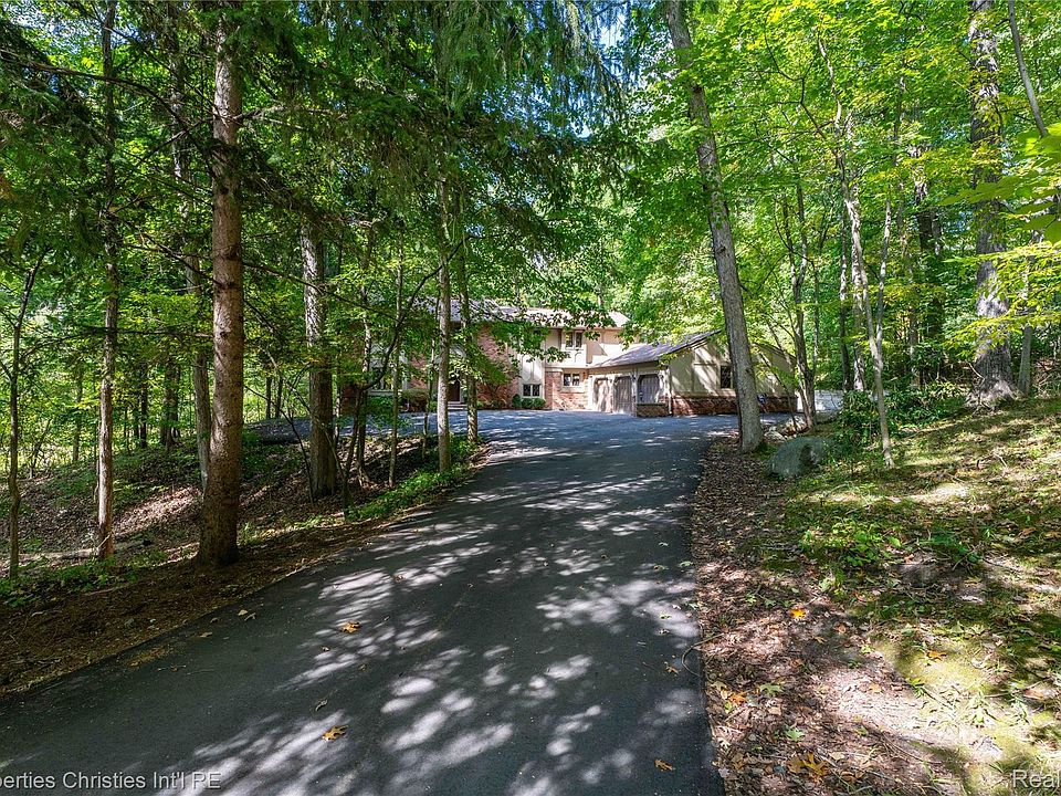 1100 Bretton Ln, photo 3