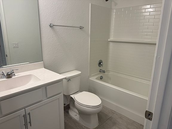 3rd image of 2534 SW Abney St