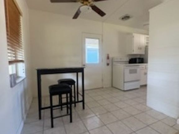 4th image of 247 Cocos Dr